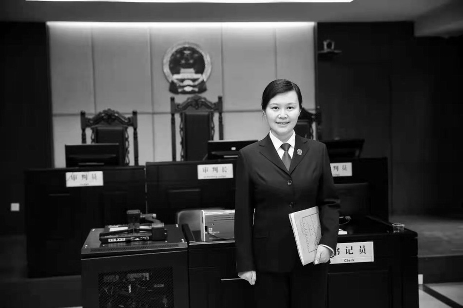 湖南高院女法官之死：在微信聊天中，她一直称